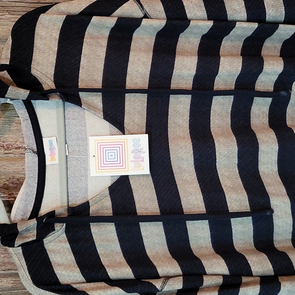 Bundled 2 brand new Lularoe Eliza shirts - Picture 11 of 13